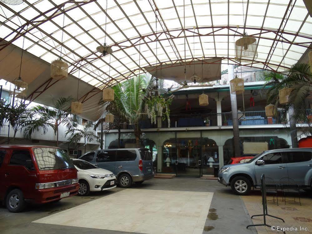 Garden Plaza Hotel And Suites Manila Exterior photo